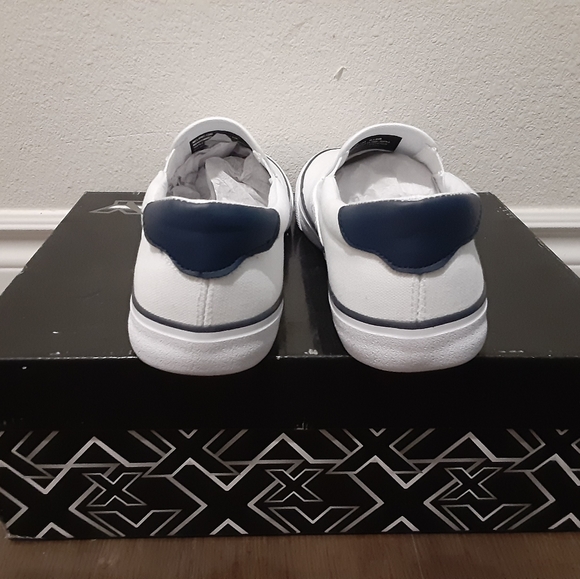 Lugz - Picture 4 of 4